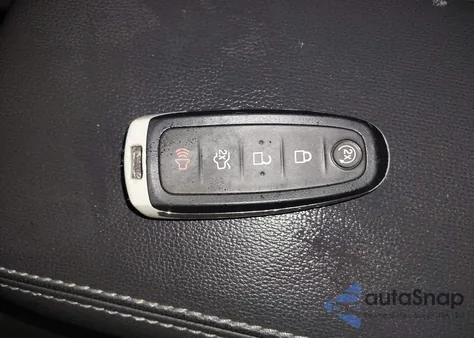 2017 Ford Escape Titanium z USA, uszkodzony, nr VIN 1FMCU9J93HUC69256